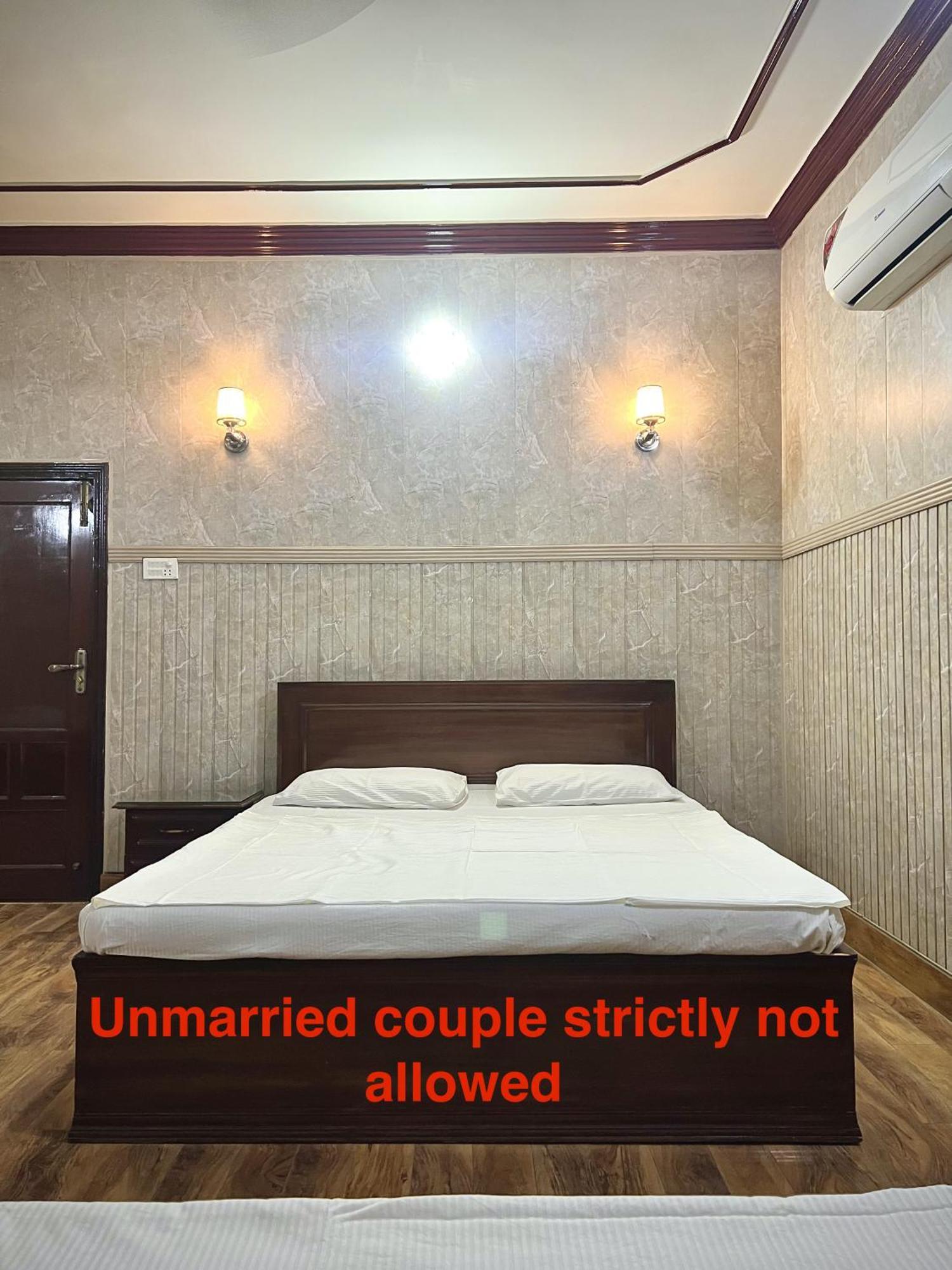 Hotel Babar House Faisalabad Esterno foto