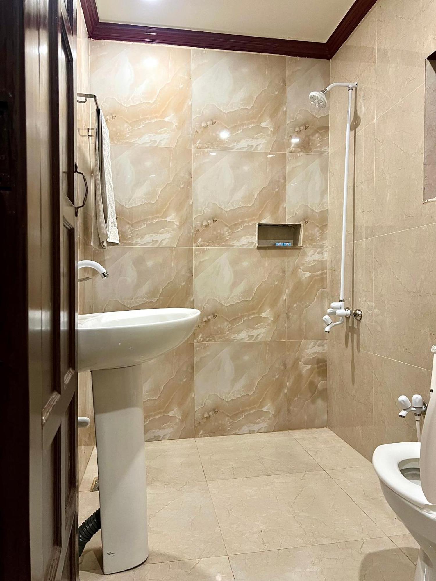 Hotel Babar House Faisalabad Esterno foto