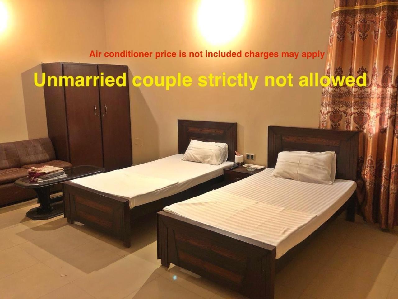 Hotel Babar House Faisalabad Esterno foto
