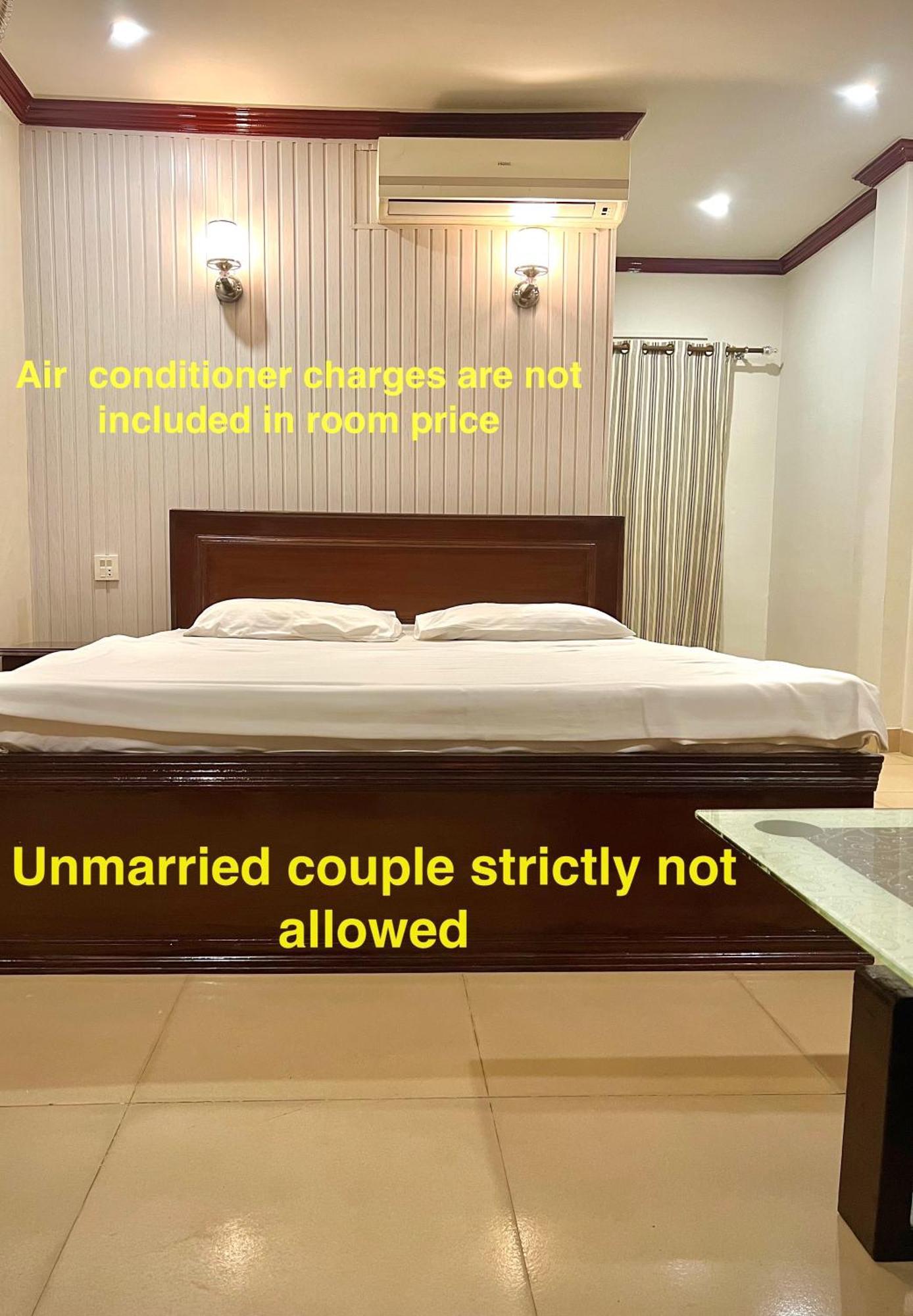 Hotel Babar House Faisalabad Esterno foto